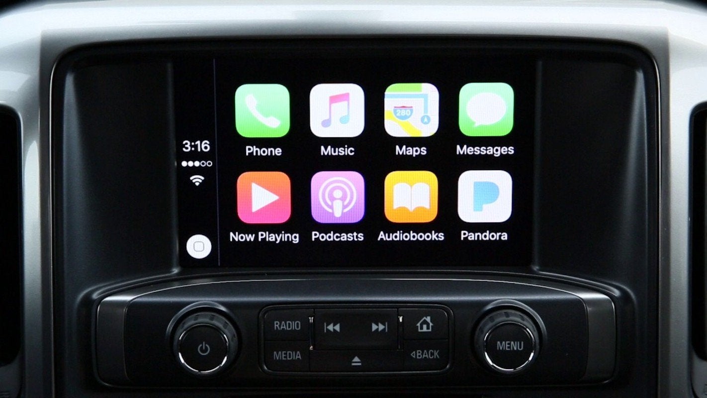 GM Says Apple CarPlay And Android Are Unsafe